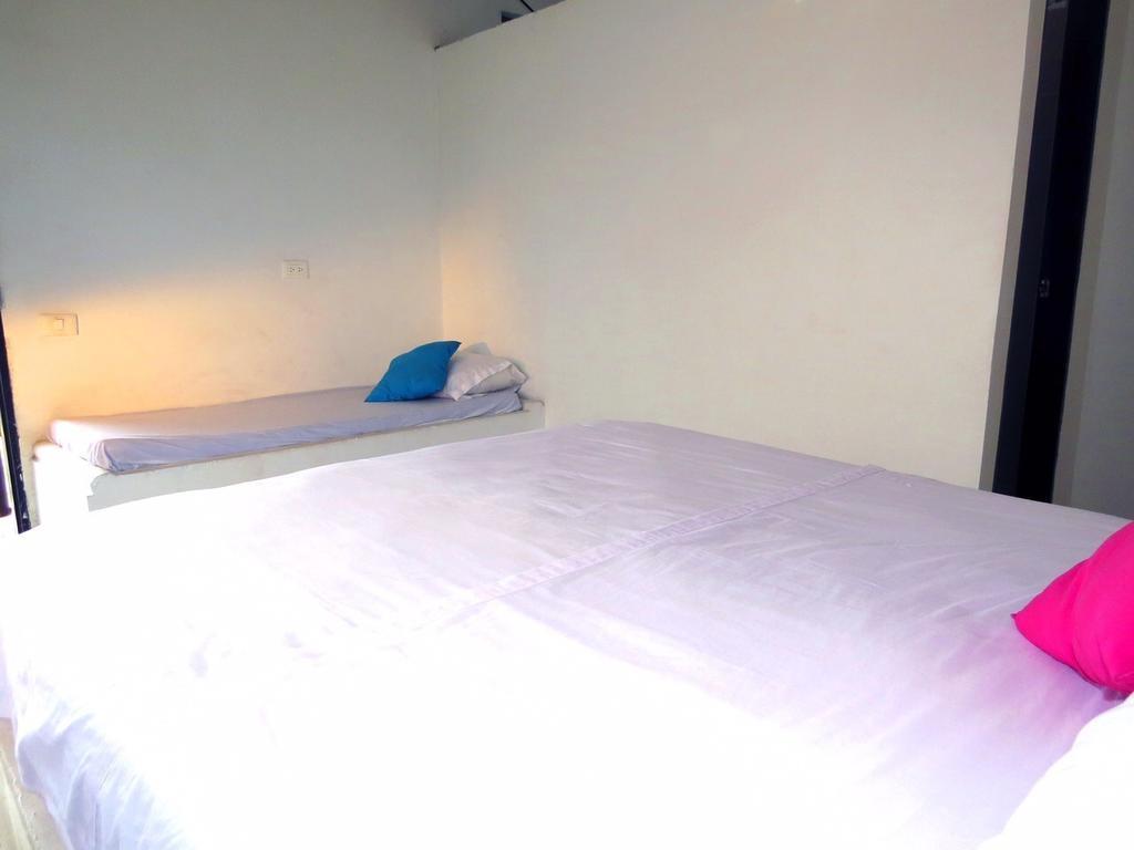 Palomino Breeze Hostal Kamer foto