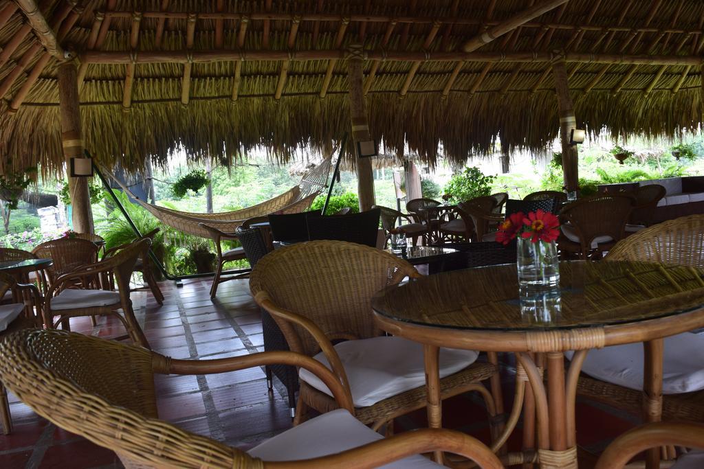 Palomino Breeze Hostal Buitenkant foto