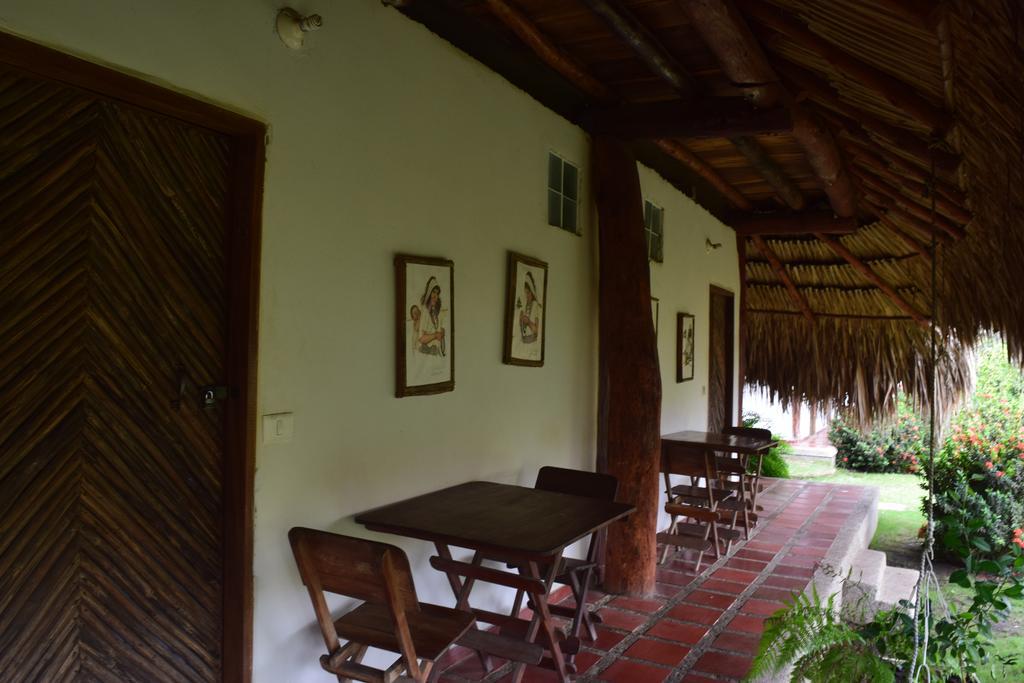 Palomino Breeze Hostal Buitenkant foto