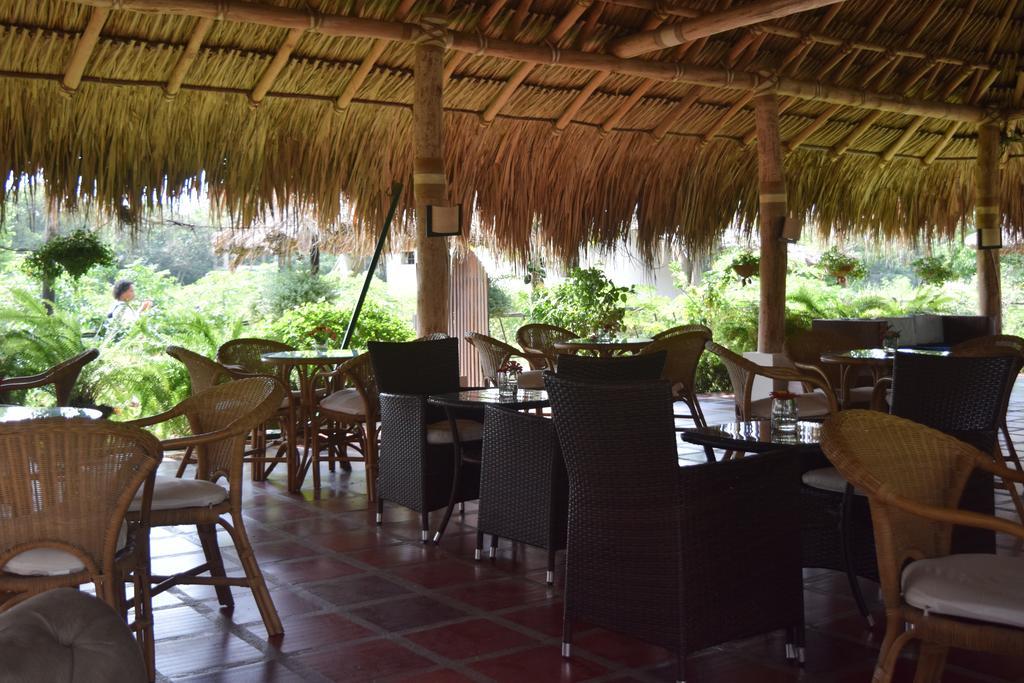 Palomino Breeze Hostal Buitenkant foto