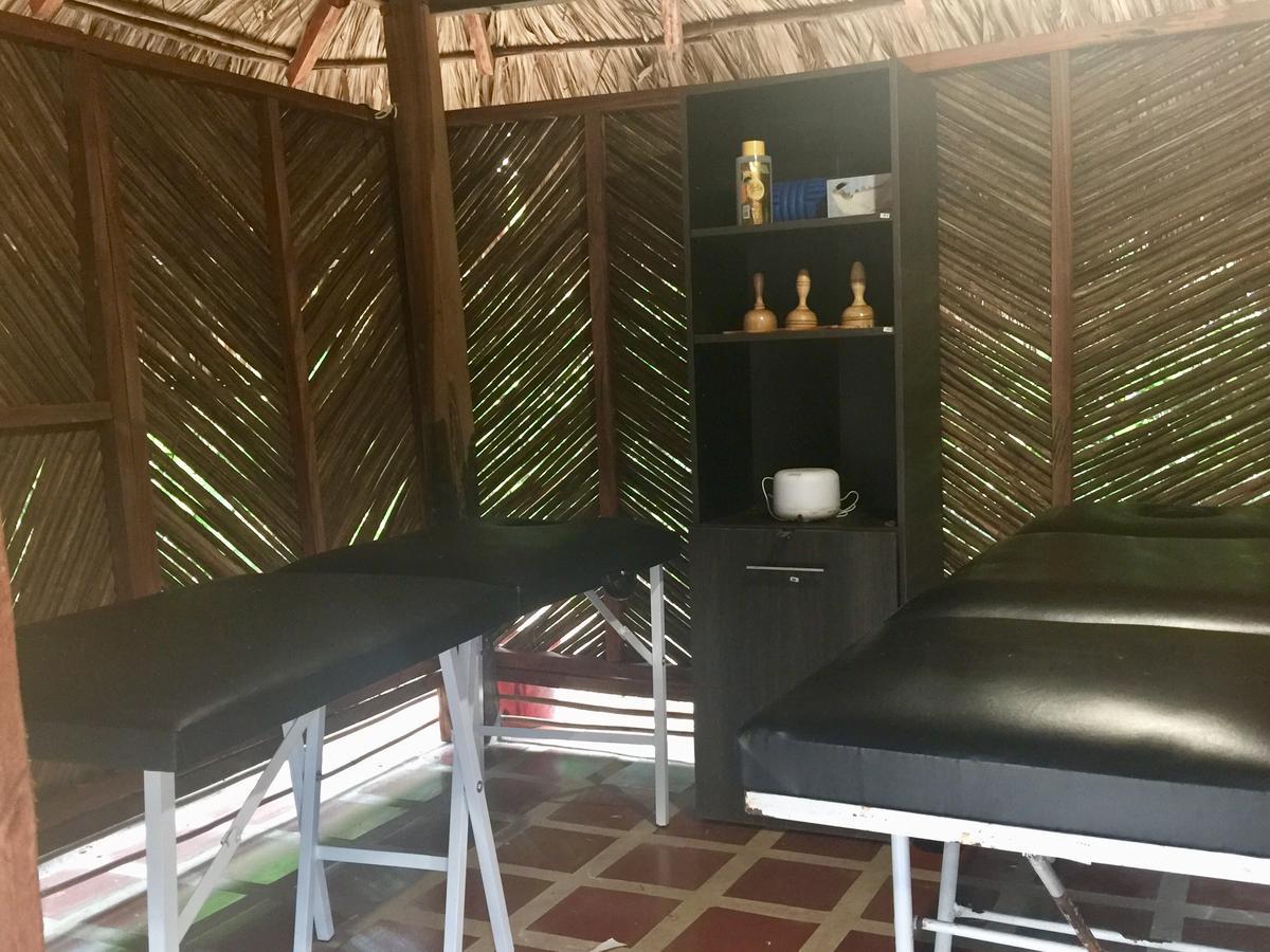 Palomino Breeze Hostal Buitenkant foto